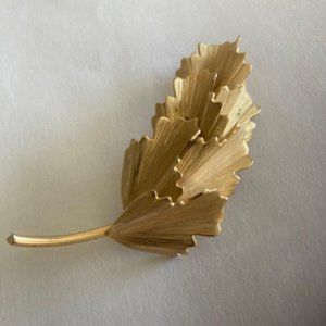 Gold Tone Leaf Brooch